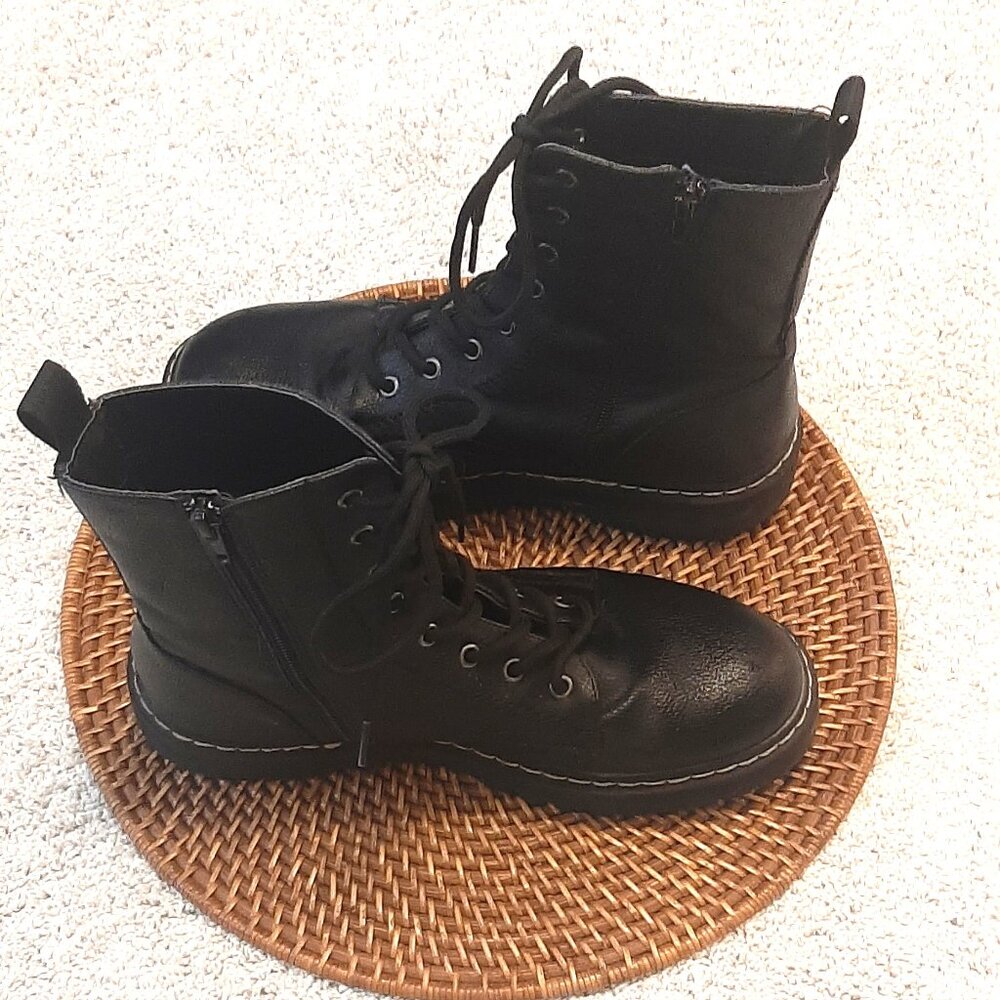 Union Bay "Hayden" Lace Up Grunge Biker Boots